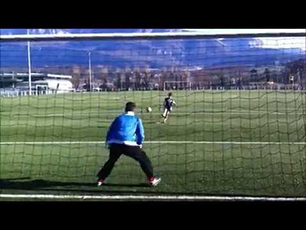  NICE 17 YO SOCCER PLAYING GIRL - FOOTBALL SHOTS AND SKILLS