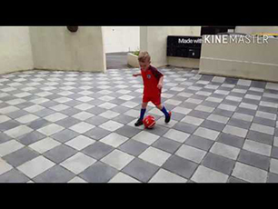 Oscar 5 year old footballer, pulling off skil